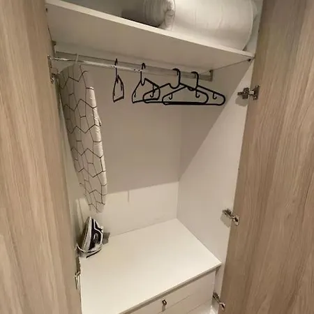 Ladadika Deluxe *